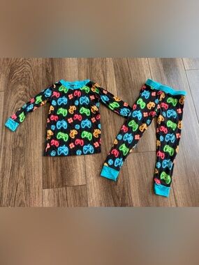 dream big little video gamer glow pajama set